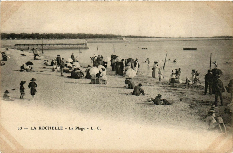 Carte postale ancienne La Rochelle - La Plage à La Rochelle
