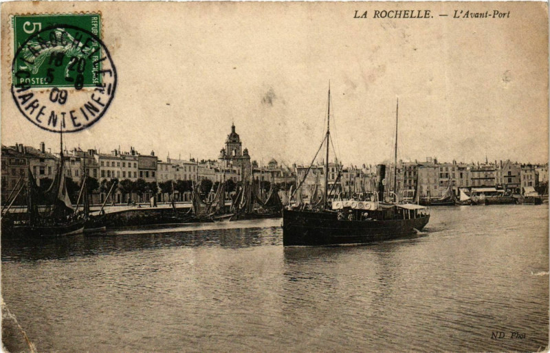 Carte postale ancienne La Rochelle - L'Avant-Port à La Rochelle