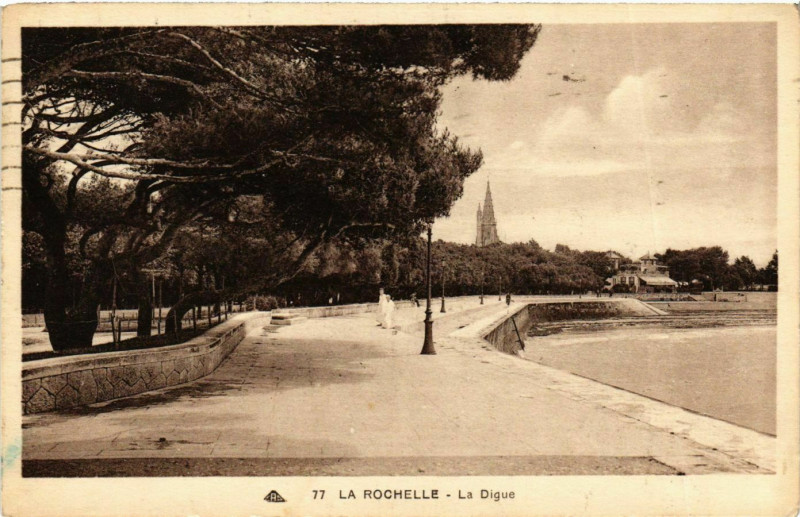 Carte postale ancienne La Rochelle - La Digue à La Rochelle