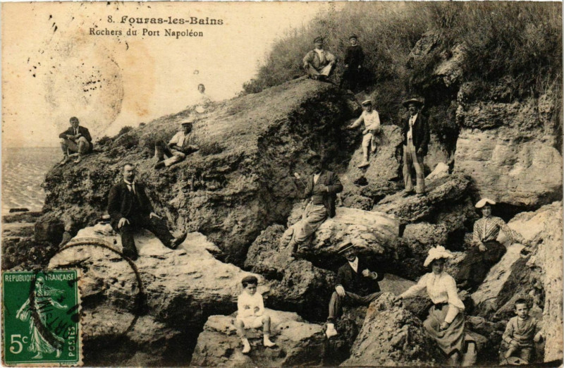 Carte postale ancienne Fouras - les-Bains - Rochers du Port Napoléon à Fouras