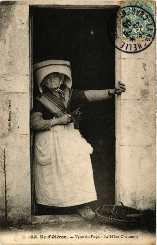 Carte postale ancienne Ile d'Oleron - Type du Pays - La Mere Chaumnit