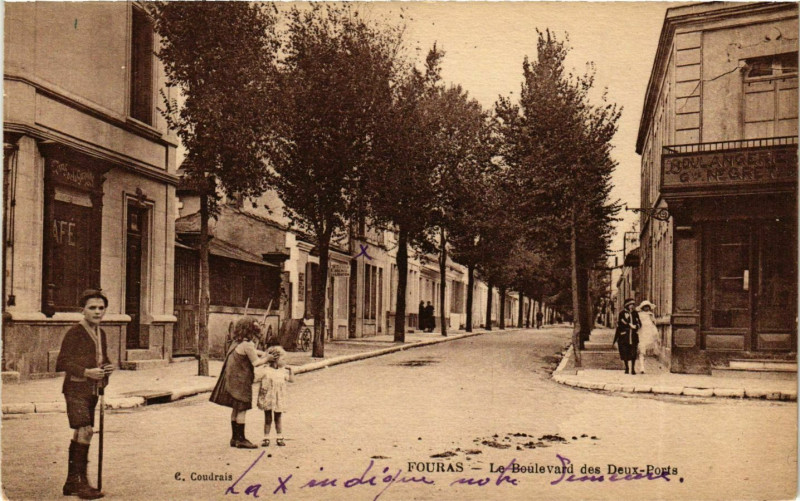 Carte postale ancienne Fouras - Le Boulevard des Deux-Ports à Fouras