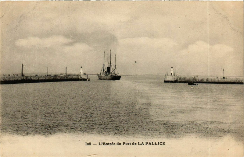 Carte postale ancienne L'Entrée du Port de la Pallice