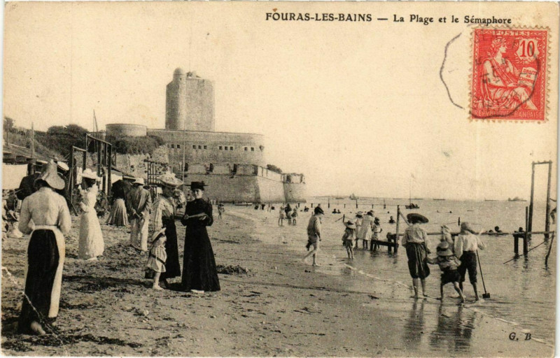 Carte postale ancienne Fouras - les-Bains - La Plage et le Sémaphore à Fouras