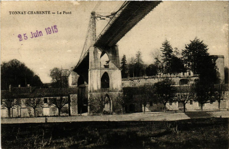 Carte postale ancienne Tonnay-Charente - Le Pont à Tonnay-Charente