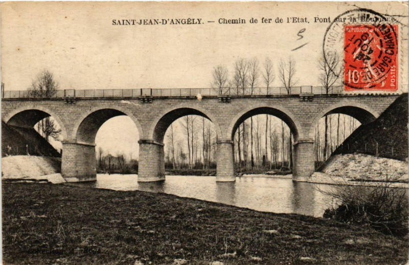 Carte postale ancienne Saint-Jean-d'Angely - Chemin de fer de l'Etat - Pont à Saint-Jean-d'Angély