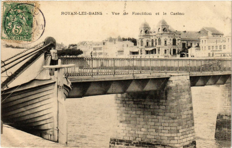 Carte postale ancienne Royan-les-Bains - Vue de Foncillon et le Casino à Royan