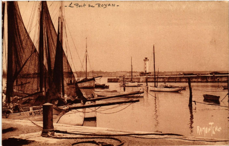 Carte postale ancienne Royan - Port de Peche à Royan