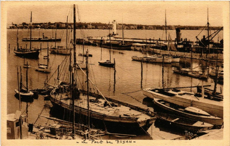 Carte postale ancienne Royan - Le Port à Royan