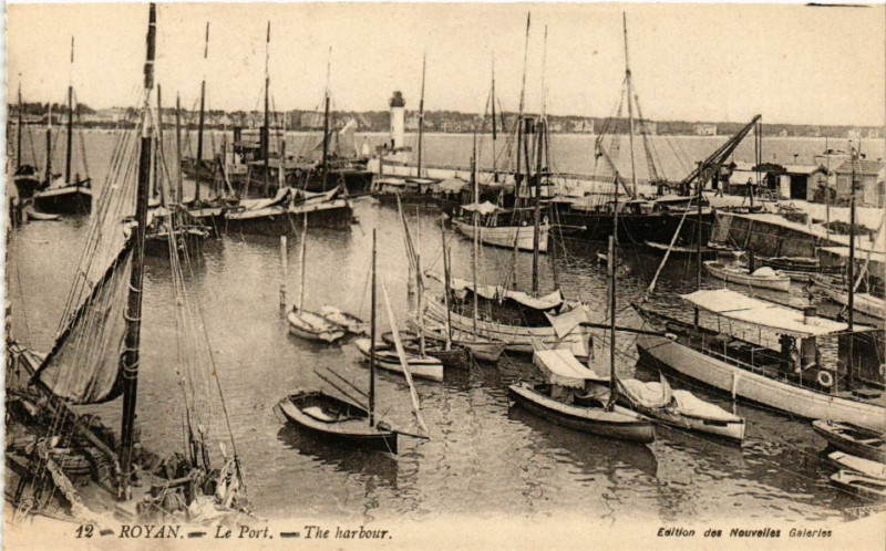Carte postale ancienne Royan - Le Port à Royan
