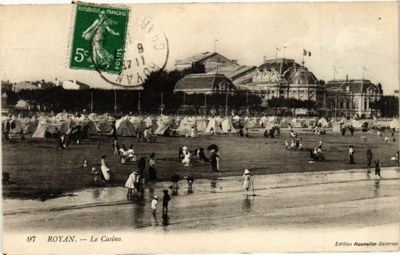 Carte postale ancienne Royan - Le Casino à Royan