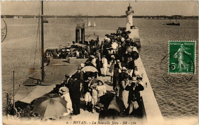 Carte postale ancienne Royan - La Nouvelle Jetée à Royan