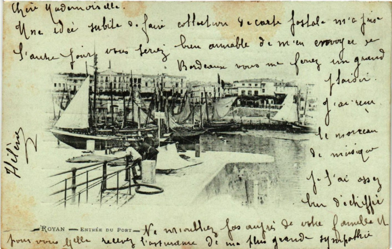 Carte postale ancienne Royan - Entrée du Port à Royan