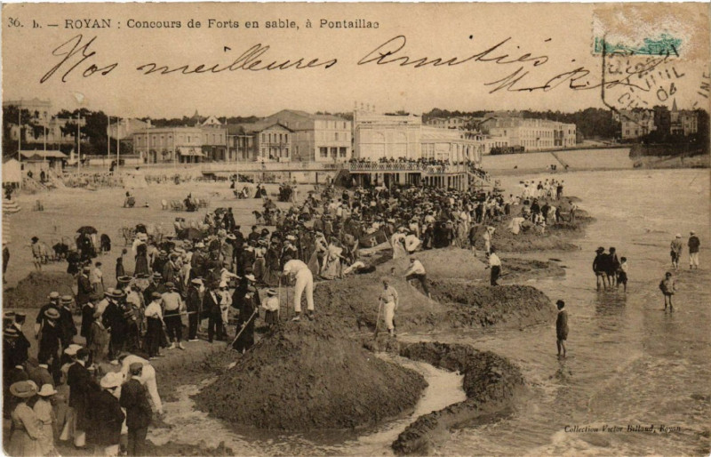 Carte postale ancienne Royan - Concours de Forts en sable - a Pontaillac à Royan