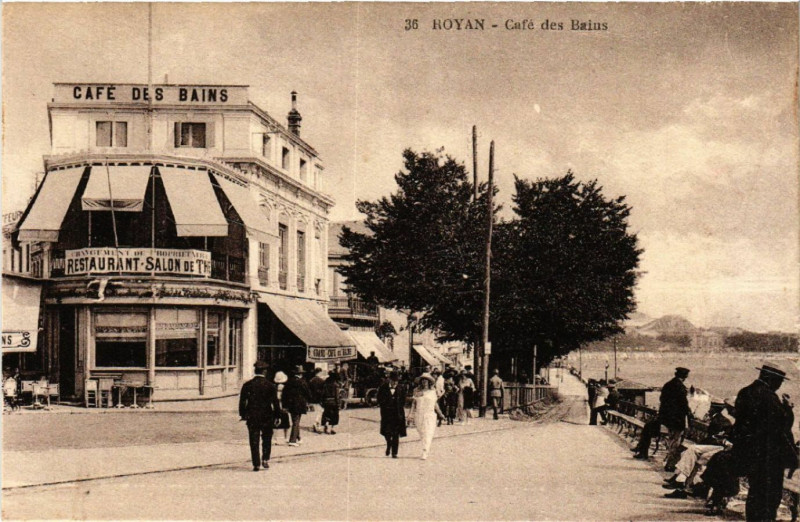 Carte postale ancienne Royan - Café des Bains à Royan