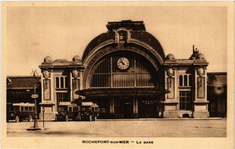 Carte postale ancienne Rochefort-sur-Mer - La Gare à Rochefort