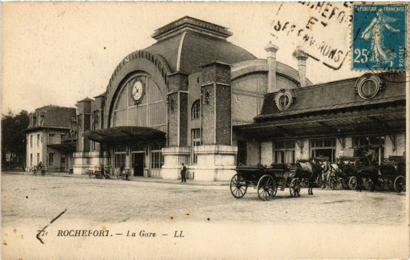 Carte postale ancienne Rochefort - La Gare à Rochefort
