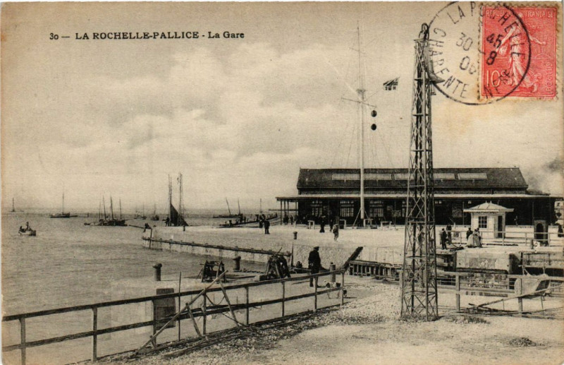 Carte postale ancienne La Rochelle-Pallice - La Gare à La Rochelle