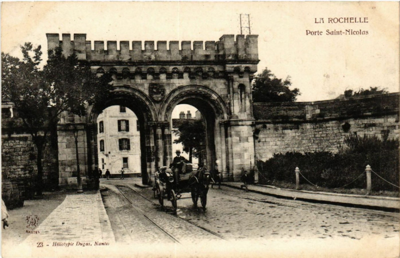 Carte postale ancienne La Rochelle - Porte Saint-Nicolas à La Rochelle