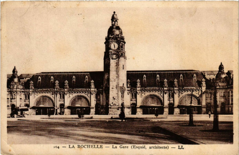 Carte postale ancienne La Rochelle - La Gare à La Rochelle