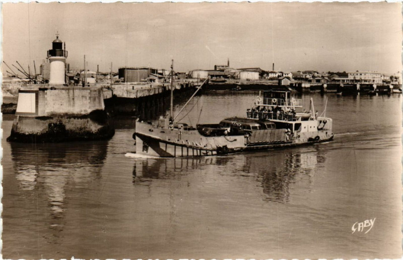 Carte postale ancienne La Pallice - Le Champlain - bateau faisant le service