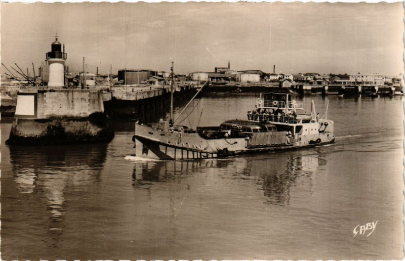 Carte postale ancienne La Pallice - Le Champlain - bateau faisant le service