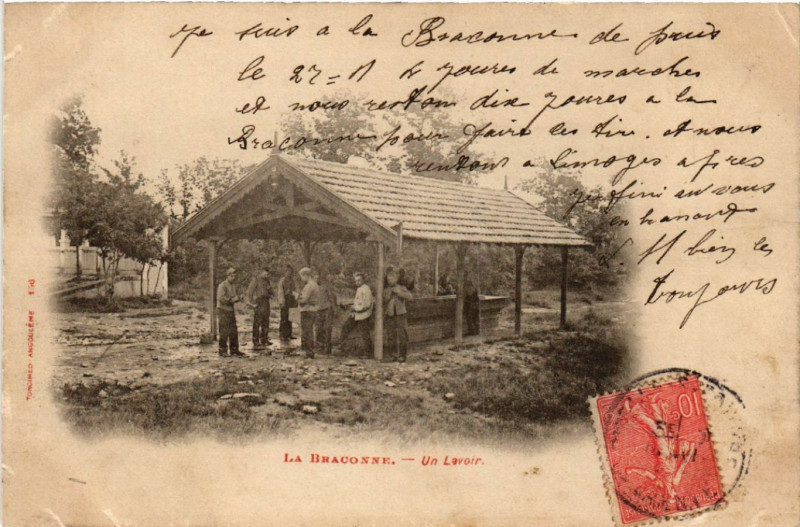 Carte postale ancienne La Braconne - Un Lavoir