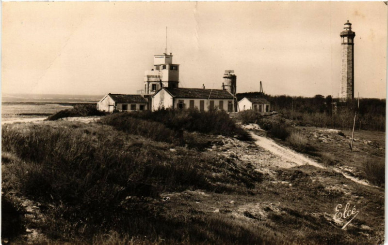 Carte postale ancienne Ile-de-Re - Le Sémaphore et le Phare des Baleines