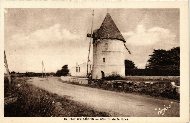 Carte postale ancienne Ile d'Oleron - Ile d'Oleron - Moulin de La Bree