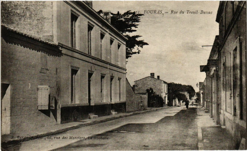 Carte postale ancienne Fouras - Rue du Treuil-Bussac à Fouras