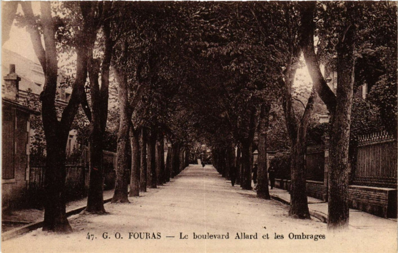 Carte postale ancienne Fouras - Le Boulevard Allard et les Ombrages à Fouras