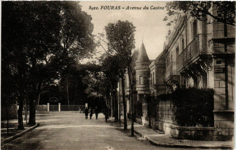 Carte postale ancienne Fouras - Avenue du Casino à Fouras