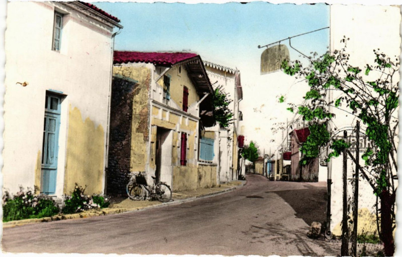 Carte postale ancienne Cravans - La Rue Principale à Cravans