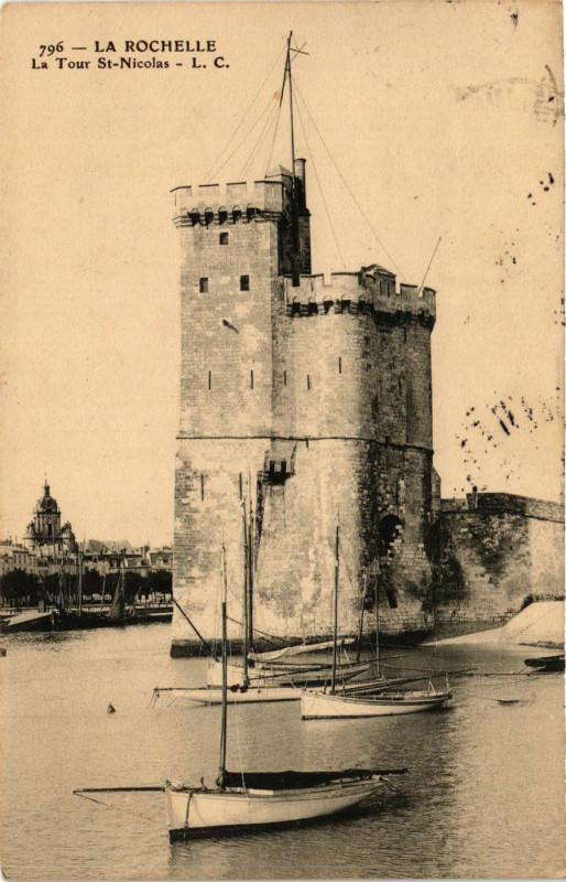 Carte postale ancienne La Rochelle - Le Tour Saint-Nicolas à La Rochelle