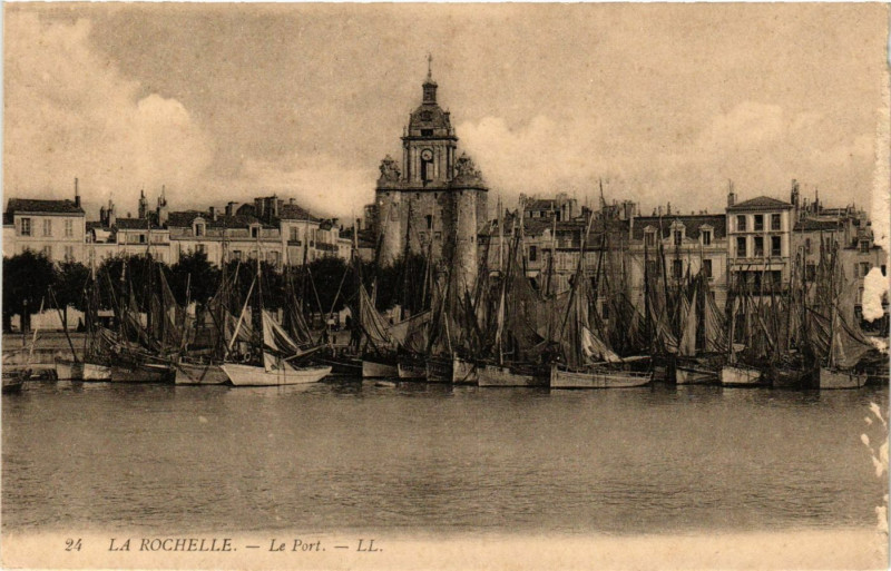 Carte postale ancienne La Rochelle - Le Port à La Rochelle