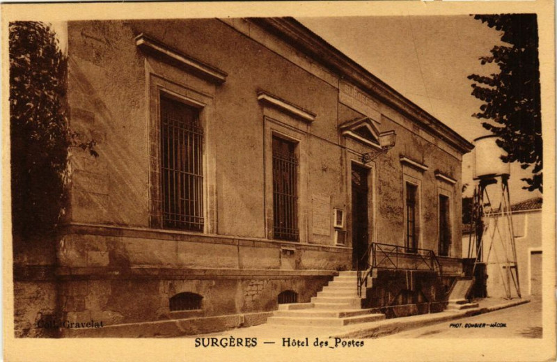 Carte postale ancienne Surgeres - Hotel des Postes à Surgères