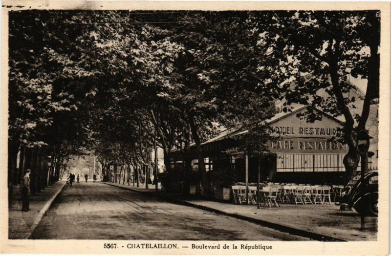 Carte postale ancienne Chatelaillon - Boulevard de la République