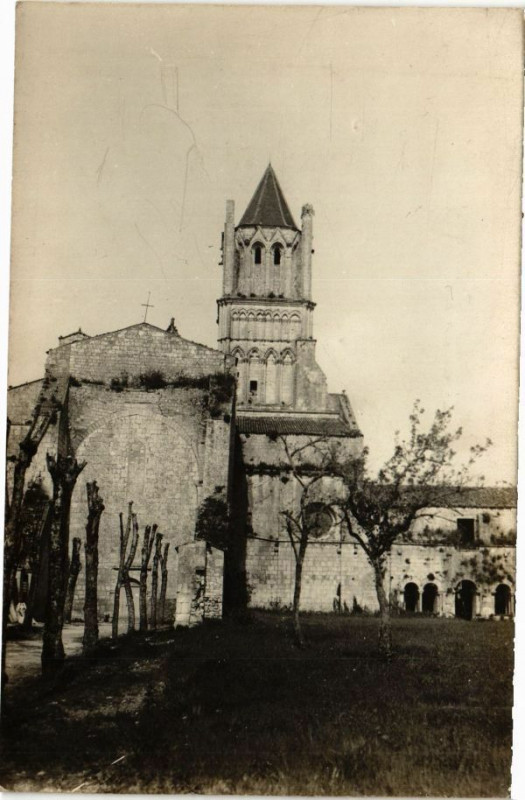 Carte postale ancienne Le Chateau et l'Eglise