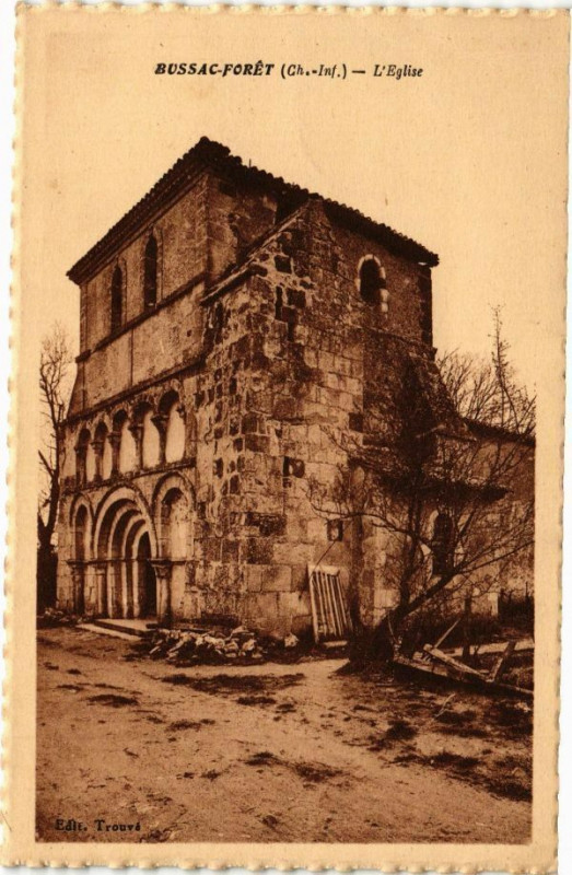 Carte postale ancienne Bussac-Foret - L'Eglise à Bussac-Forêt