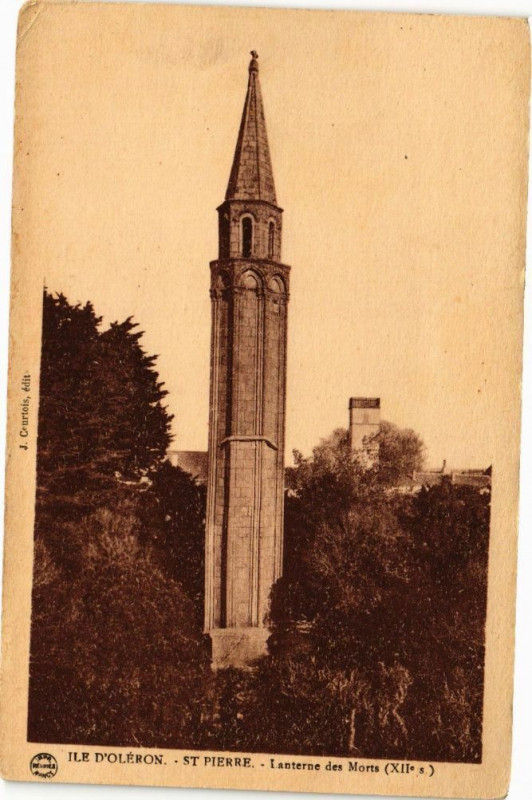 Carte postale ancienne Ile d'Oleron - Saint-Pierre - Lanterne des Morts