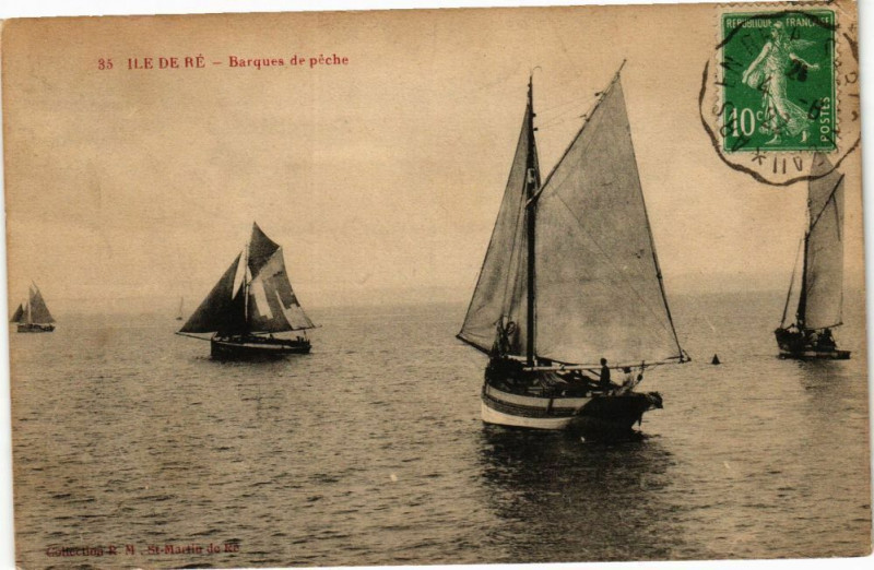 Carte postale ancienne Ile-de-Re - Barques de péche