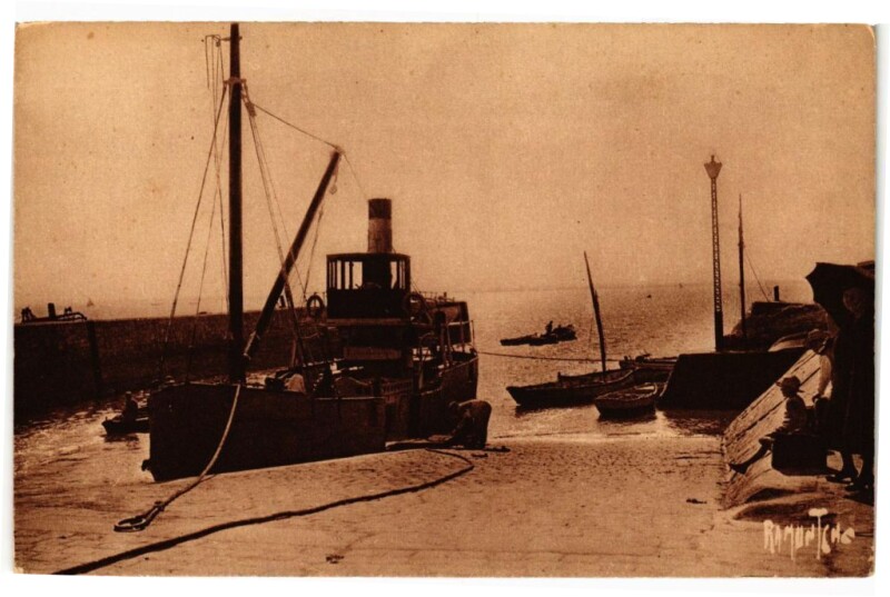 Carte postale ancienne Ile d'Oléron - Quai du Château au Château-d'Oléron