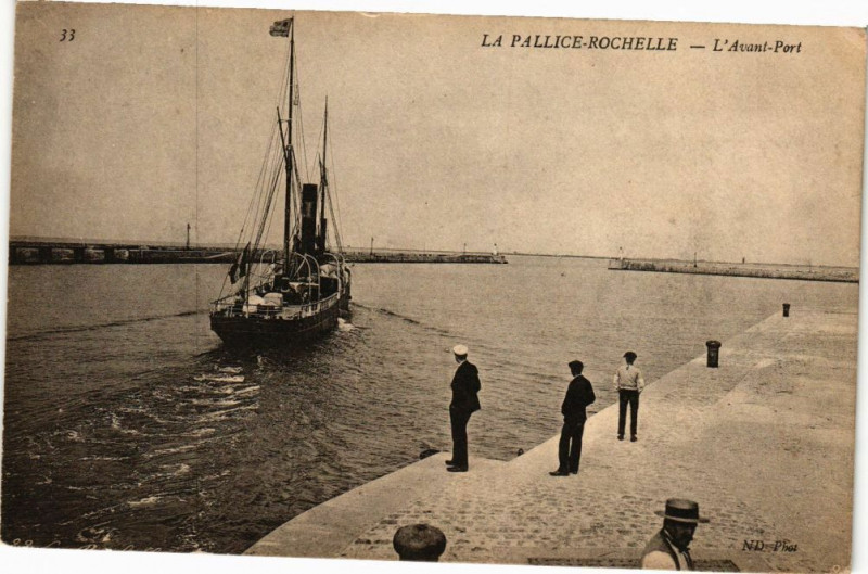 Carte postale ancienne La Pallice - Rochelle - L'Avant-Port