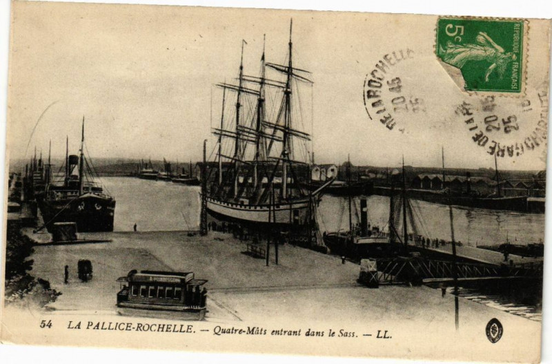 Carte postale ancienne La Pallice-Rochelle - Quatro-Mats sentrant dans le Sass