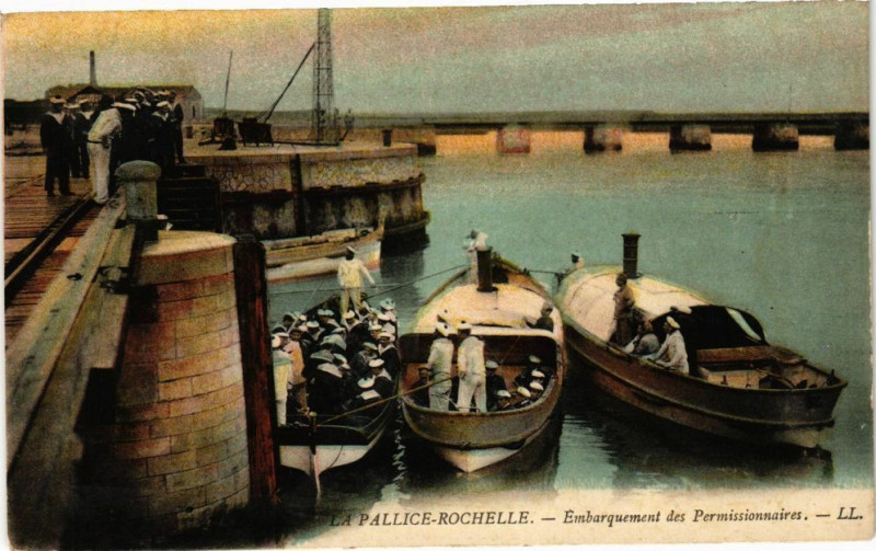 Carte postale ancienne La Pallice-Rochelle - Embarquement des Permissionnaires