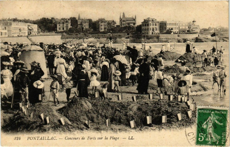 Carte postale ancienne Pontaillac - Concours de Forts sur la Plage
