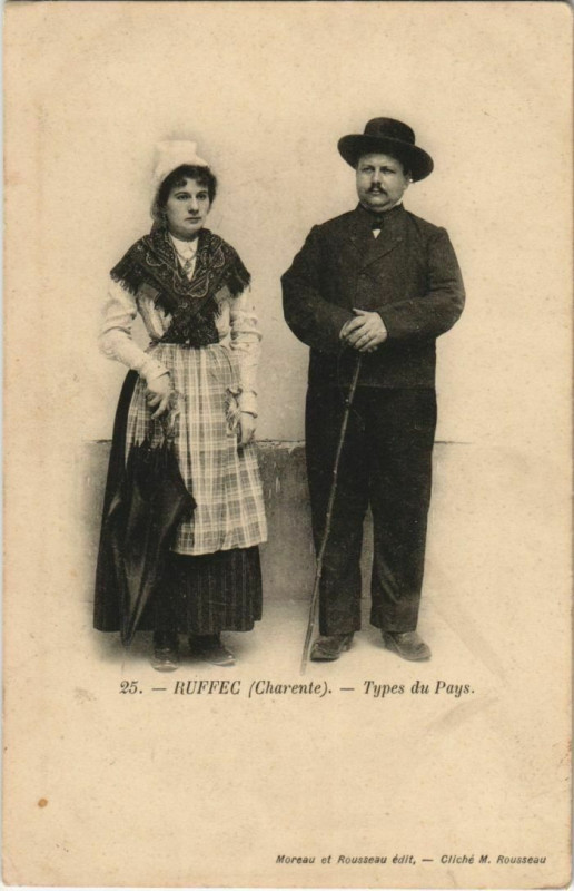 Carte postale ancienne Ruffec Types du Pays France à Ruffec