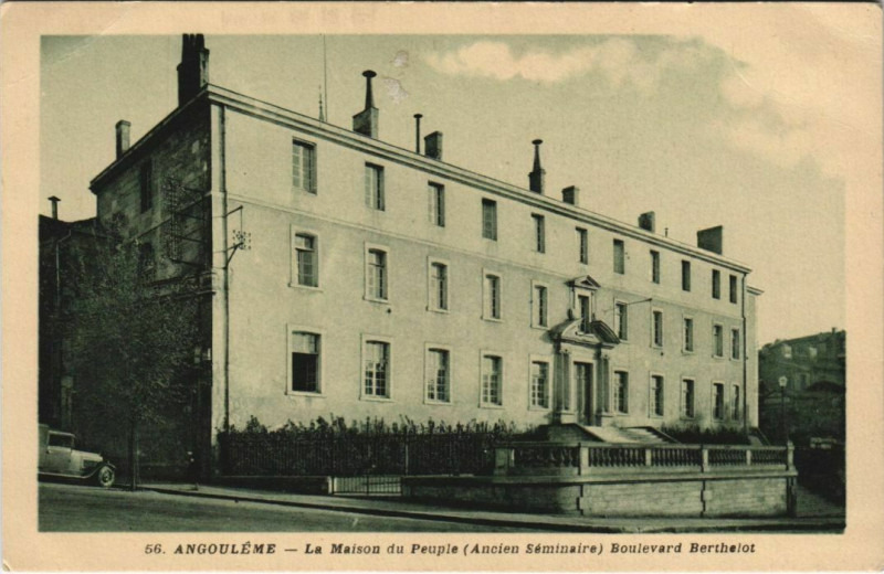 Carte postale ancienne Angouleme- La Maison du Peuple,Boulevard Berthelot France à Angoulême