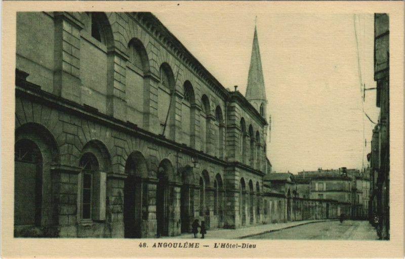 Carte postale ancienne Angouleme- Hotel Dieu France à Angoulême