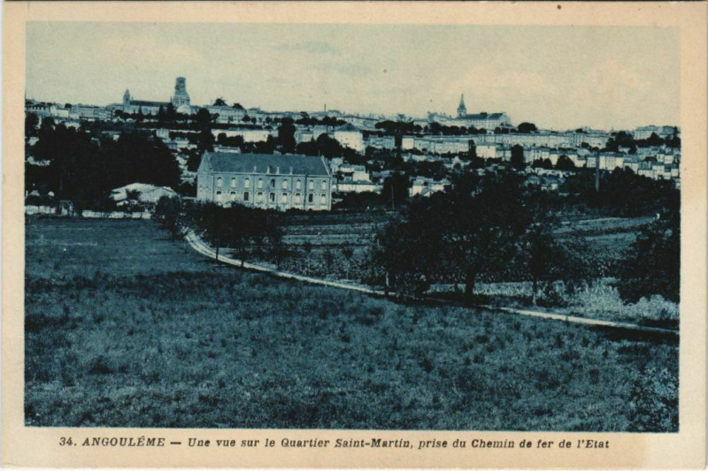Carte postale ancienne Angouleme- une vue sur le Quartier Saint-Martin France à Angoulême